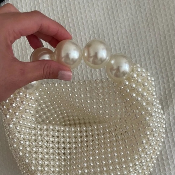 Gently Used🌸🔥! Gorgeous Pearls handmade stylish bag - Picture 2 of 7